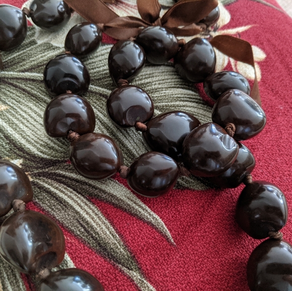 BROWN KUKUI NUT LEI - Picture 5 of 5